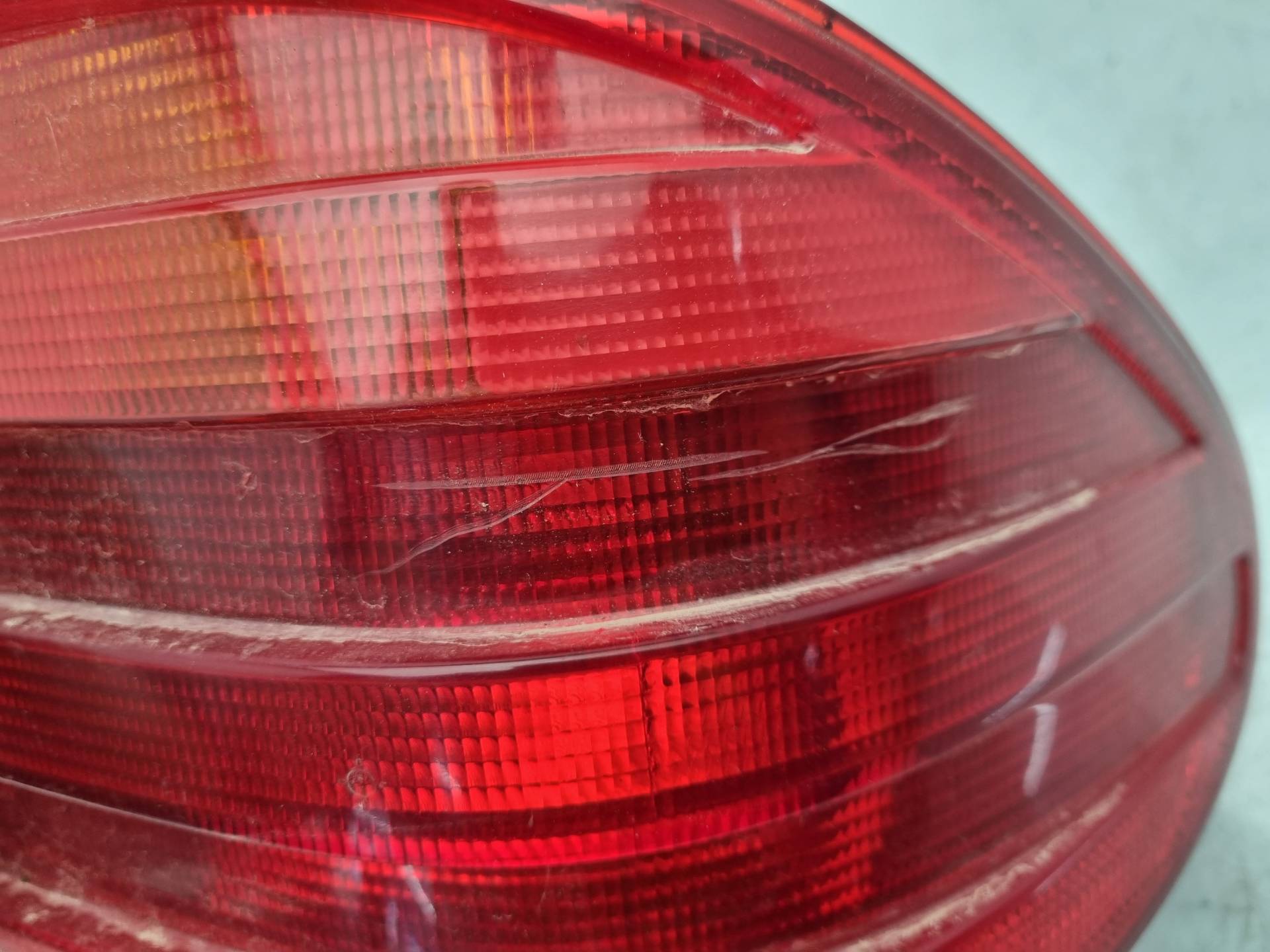 PILOTO TRASERO DERECHO MERCEDES-BENZ CLASE E 606