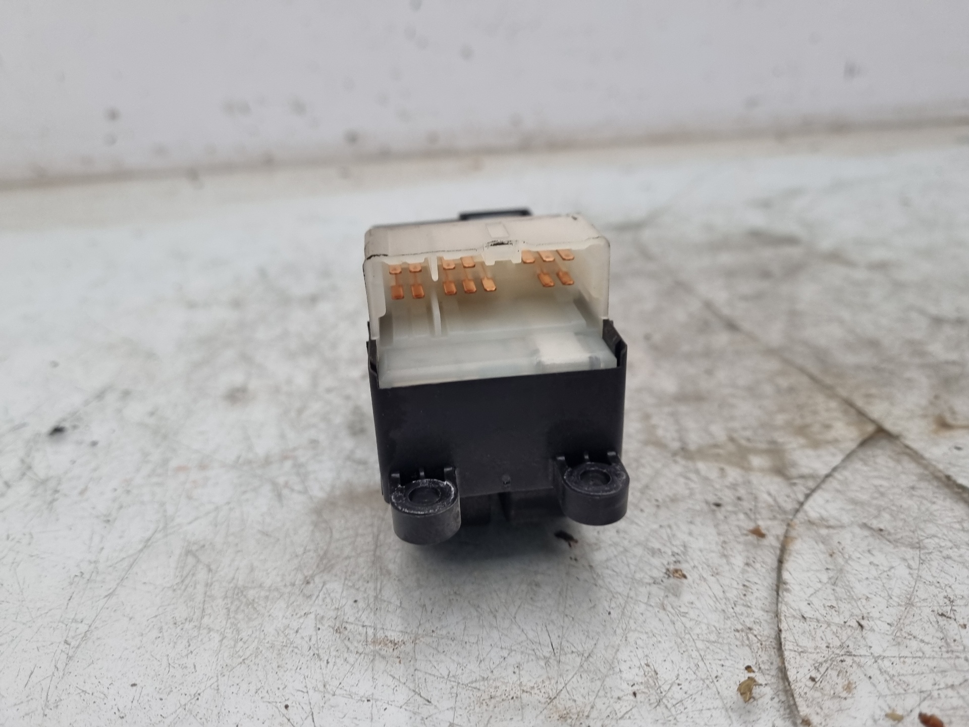 MANDO ELEVALUNAS DELANTERO IZQUIERDO NISSAN ALMERA YD22