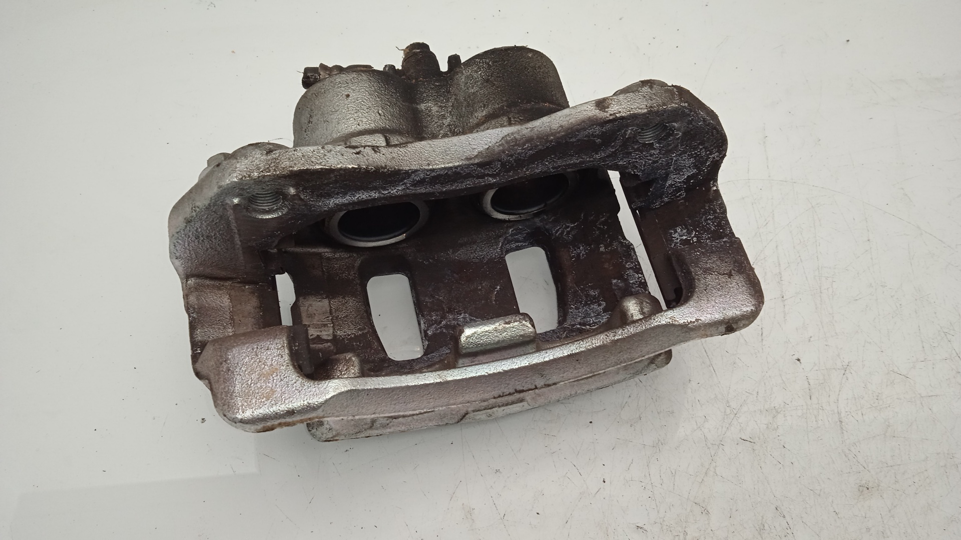 PINZA FRENO DELANTERA IZQUIERDA SSANGYONG KORANDO 673910