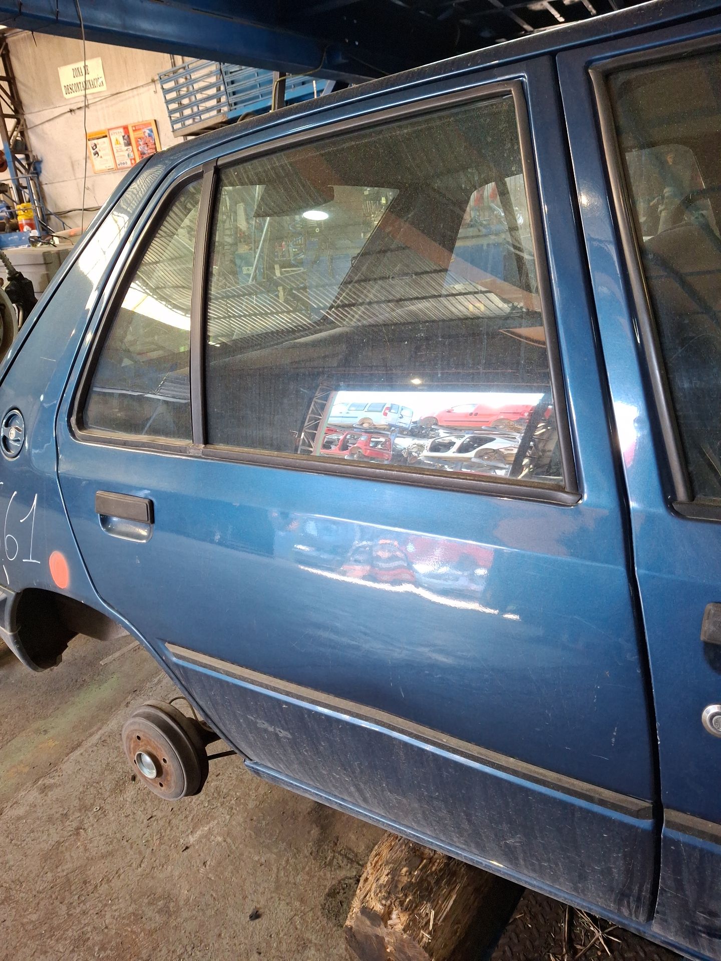 PUERTA TRASERA DERECHA PEUGEOT 205 