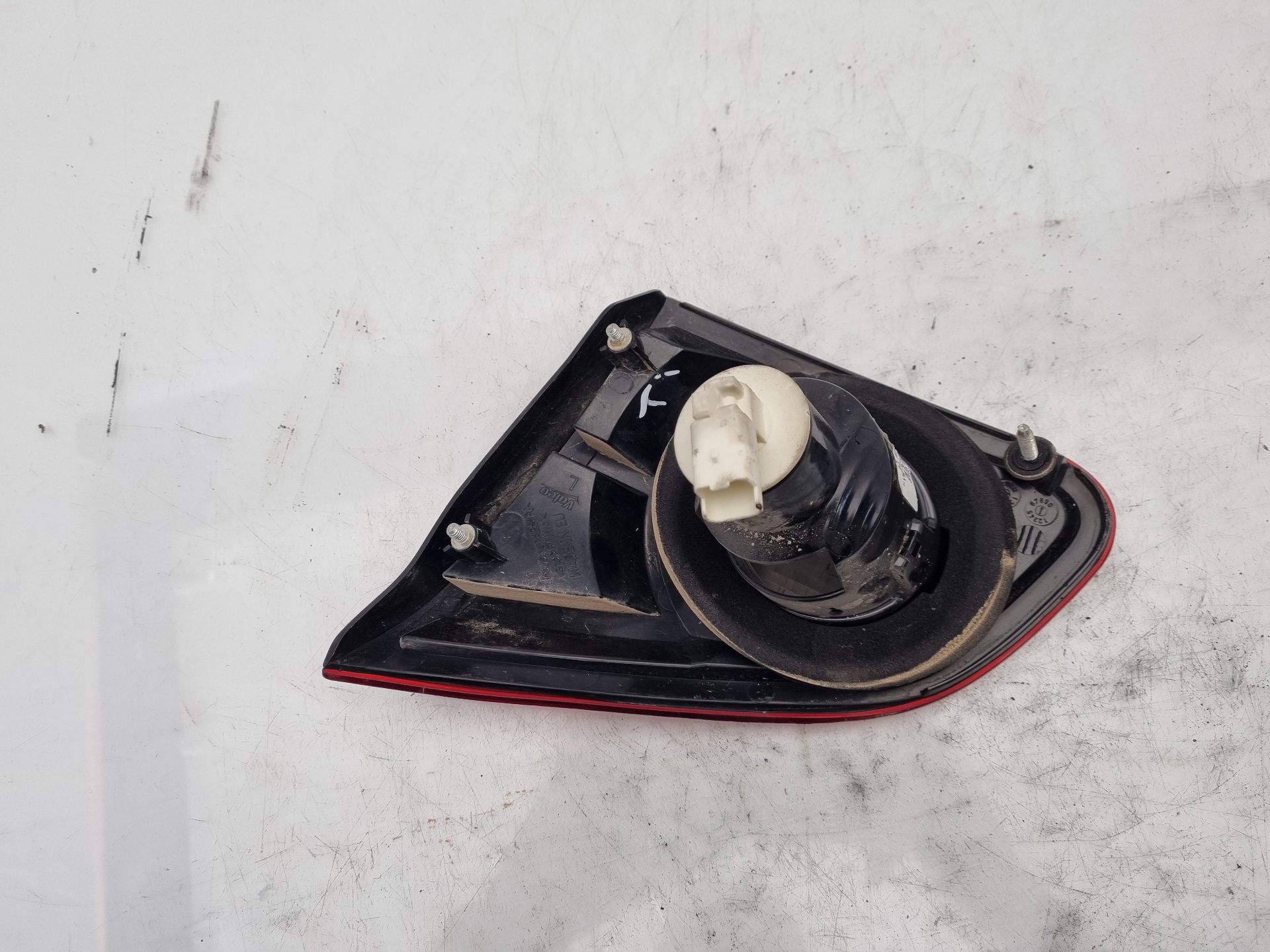 PILOTO TRASERO IZQUIERDO INTERIOR NISSAN QASHQAI M9R