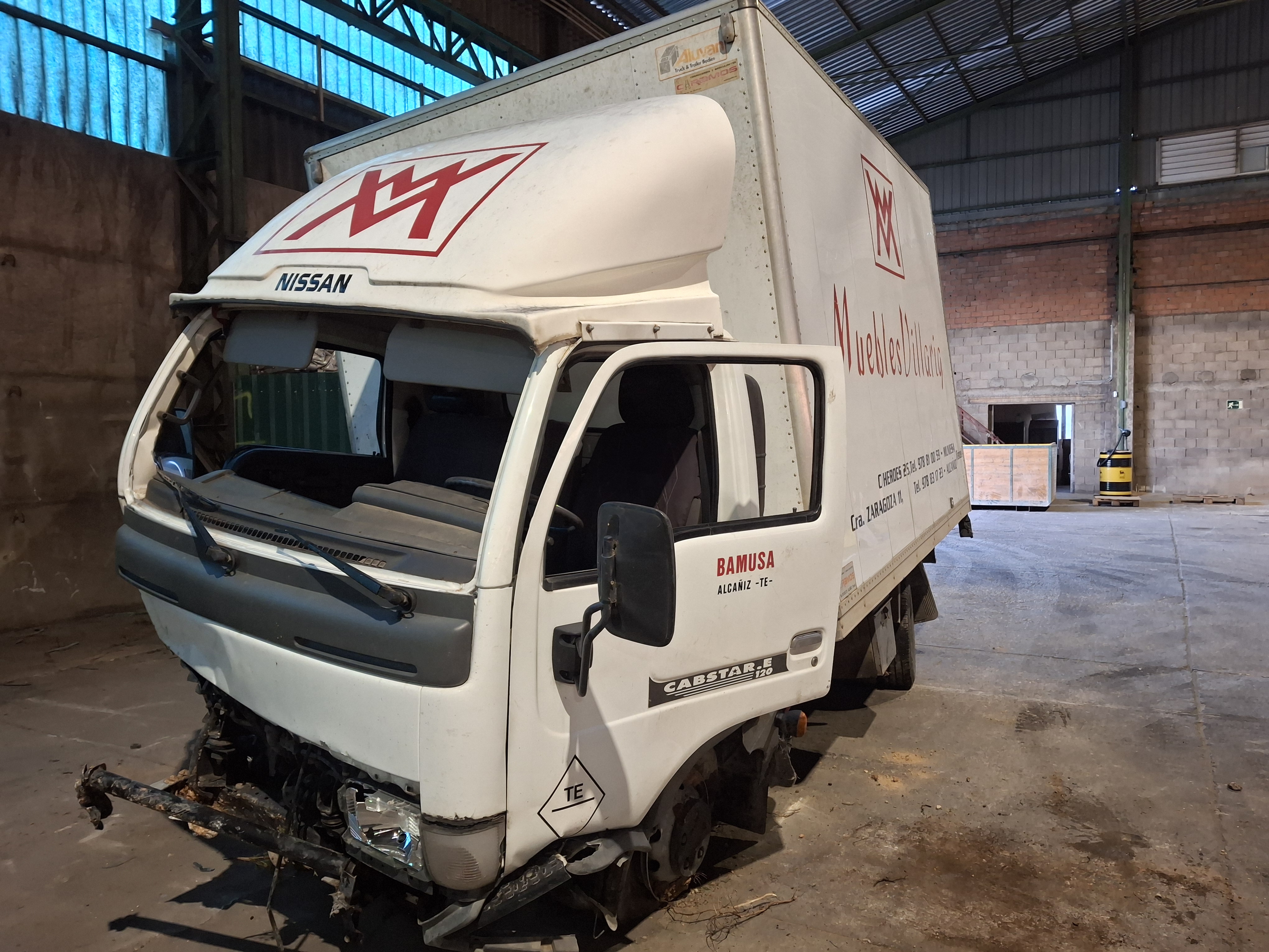 LLANTA NISSAN CABSTAR 