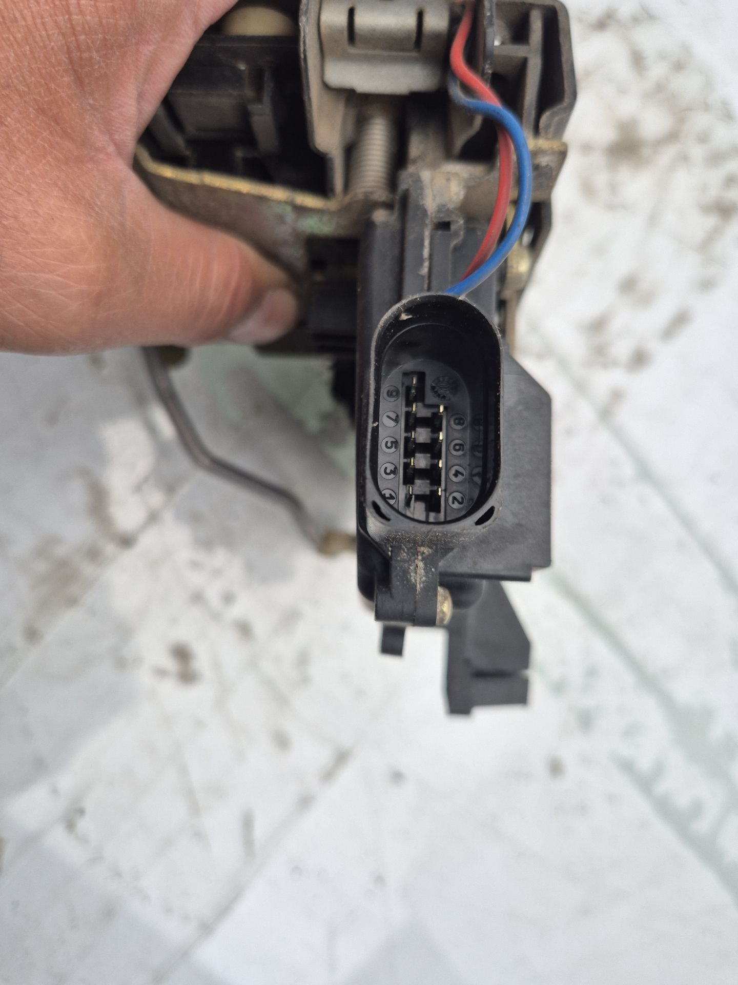 CERRADURA PUERTA DELANTERA IZQUIERDA AUDI A6 