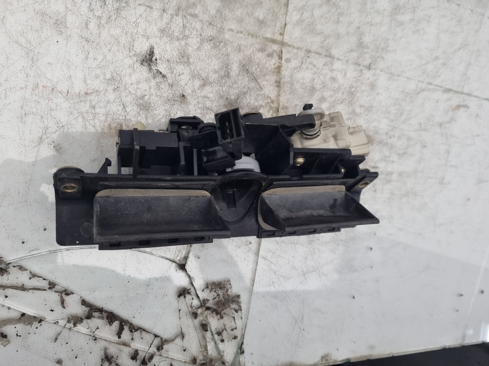 MANETA EXTERIOR PORTON AUDI A6 BDV