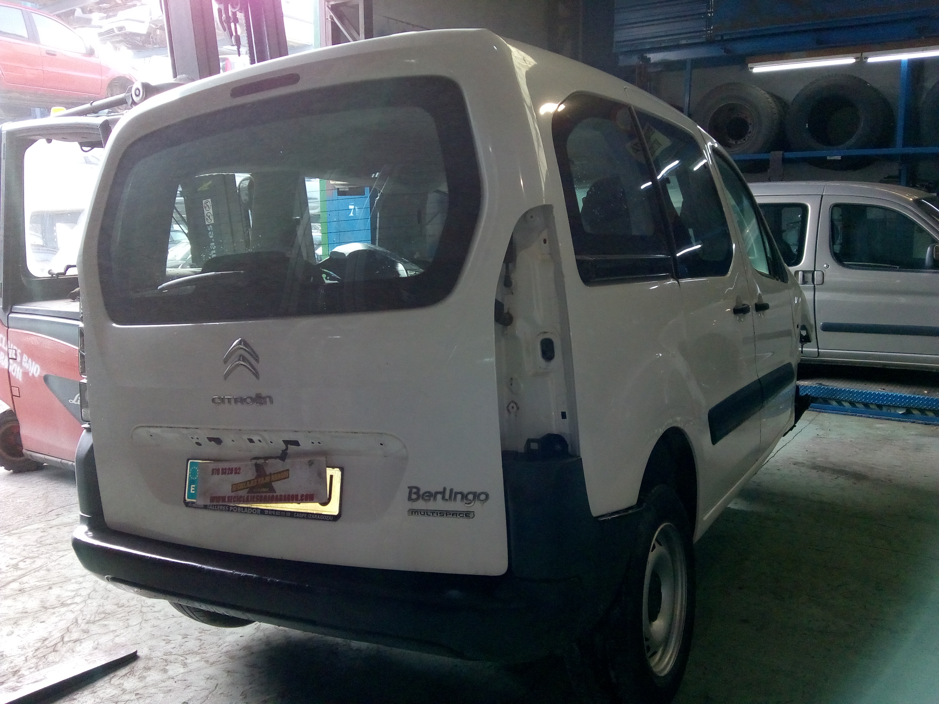 PILOTO TRASERO CENTRAL CITROEN BERLINGO 9H02