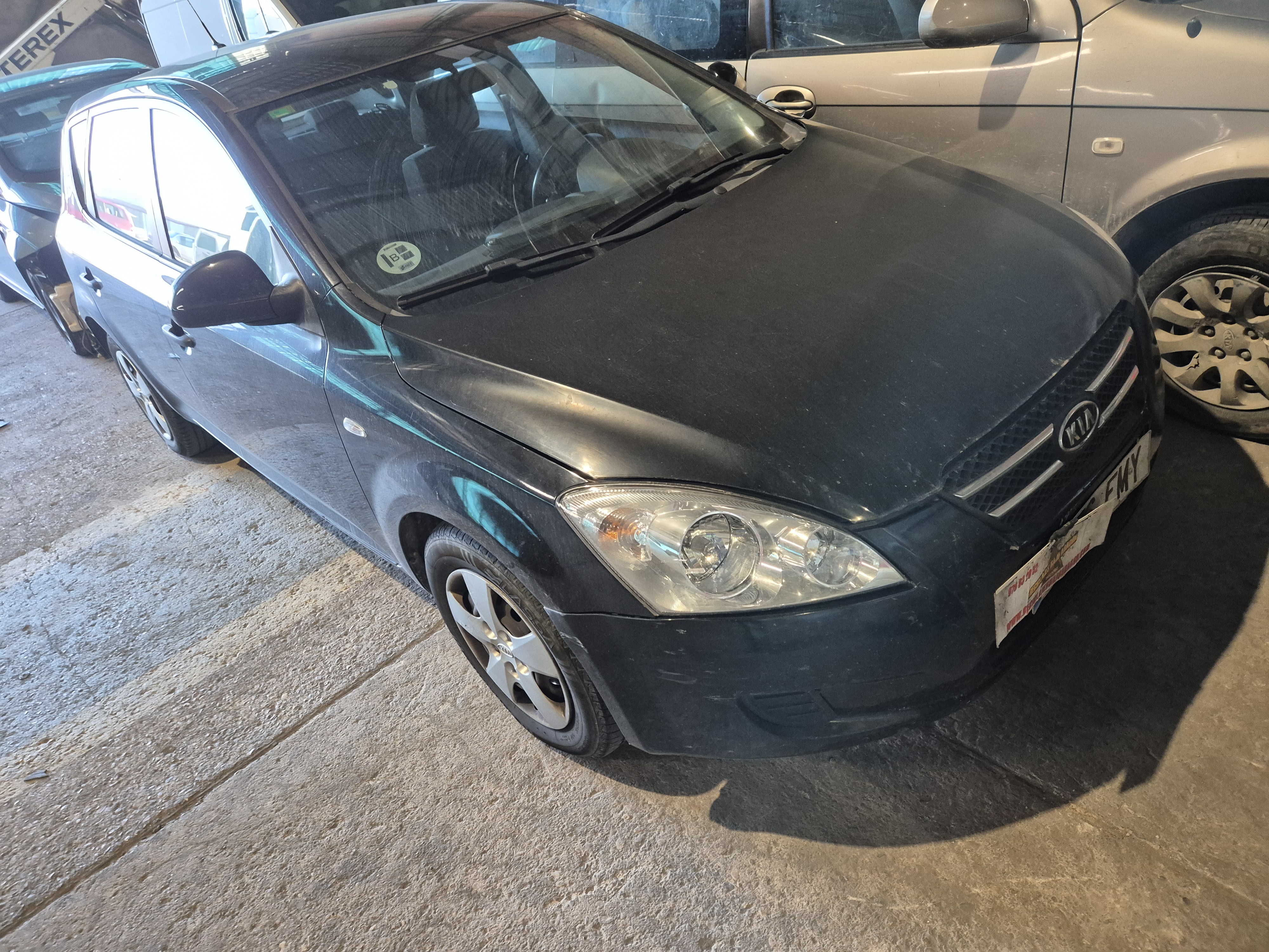  KIA CEE D Hatchback (ED) 1.6 CRDi 90