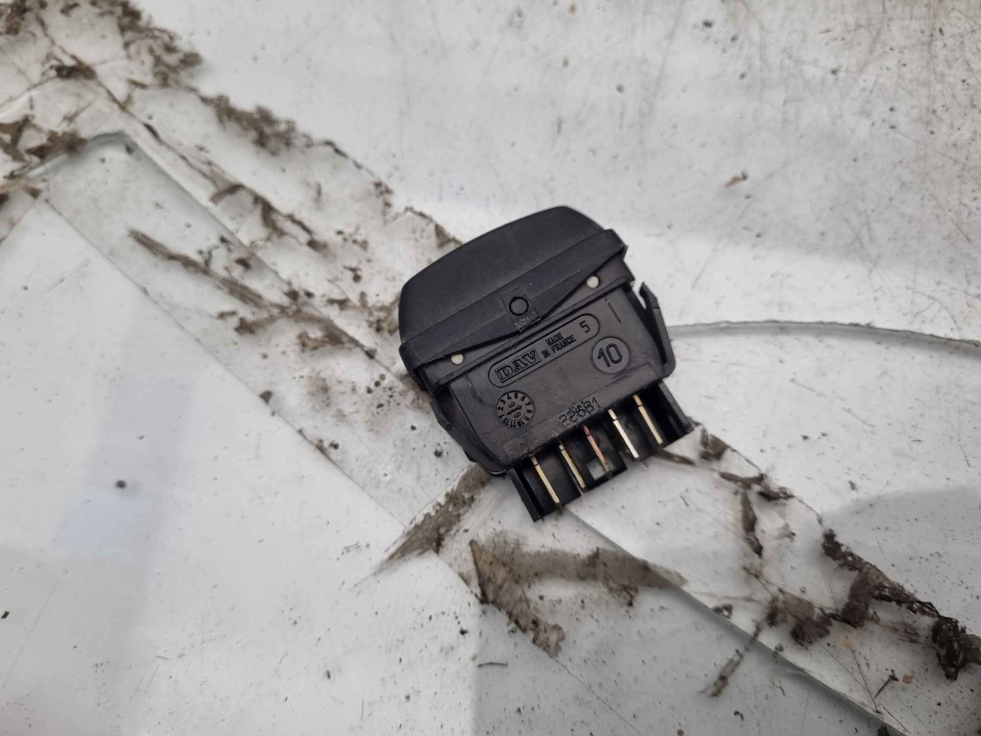 MANDO ELEVALUNAS DELANTERO IZQUIERDO CITROEN XSARA DHY