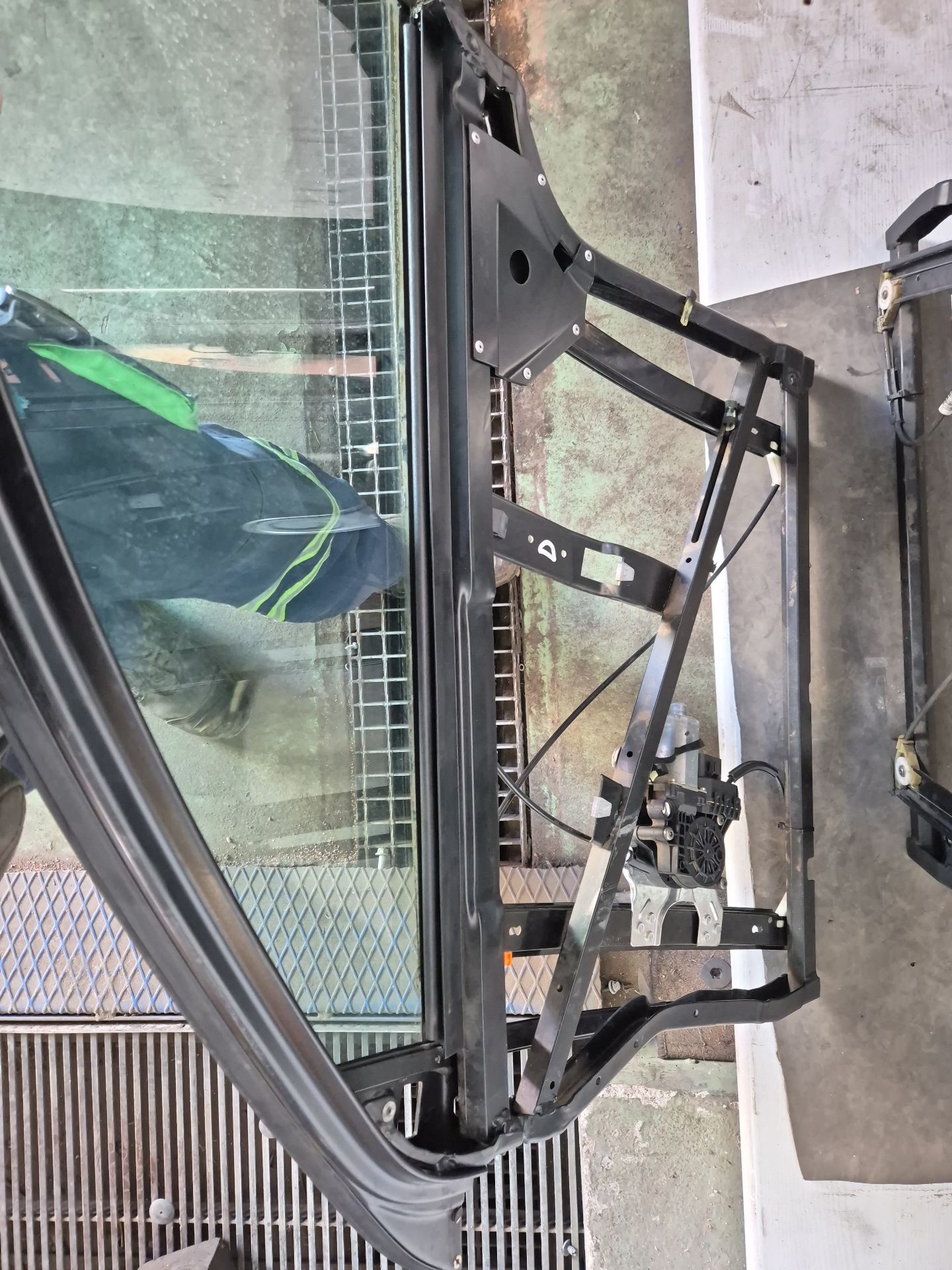 ELEVALUNAS DELANTERO DERECHO AUDI A6 