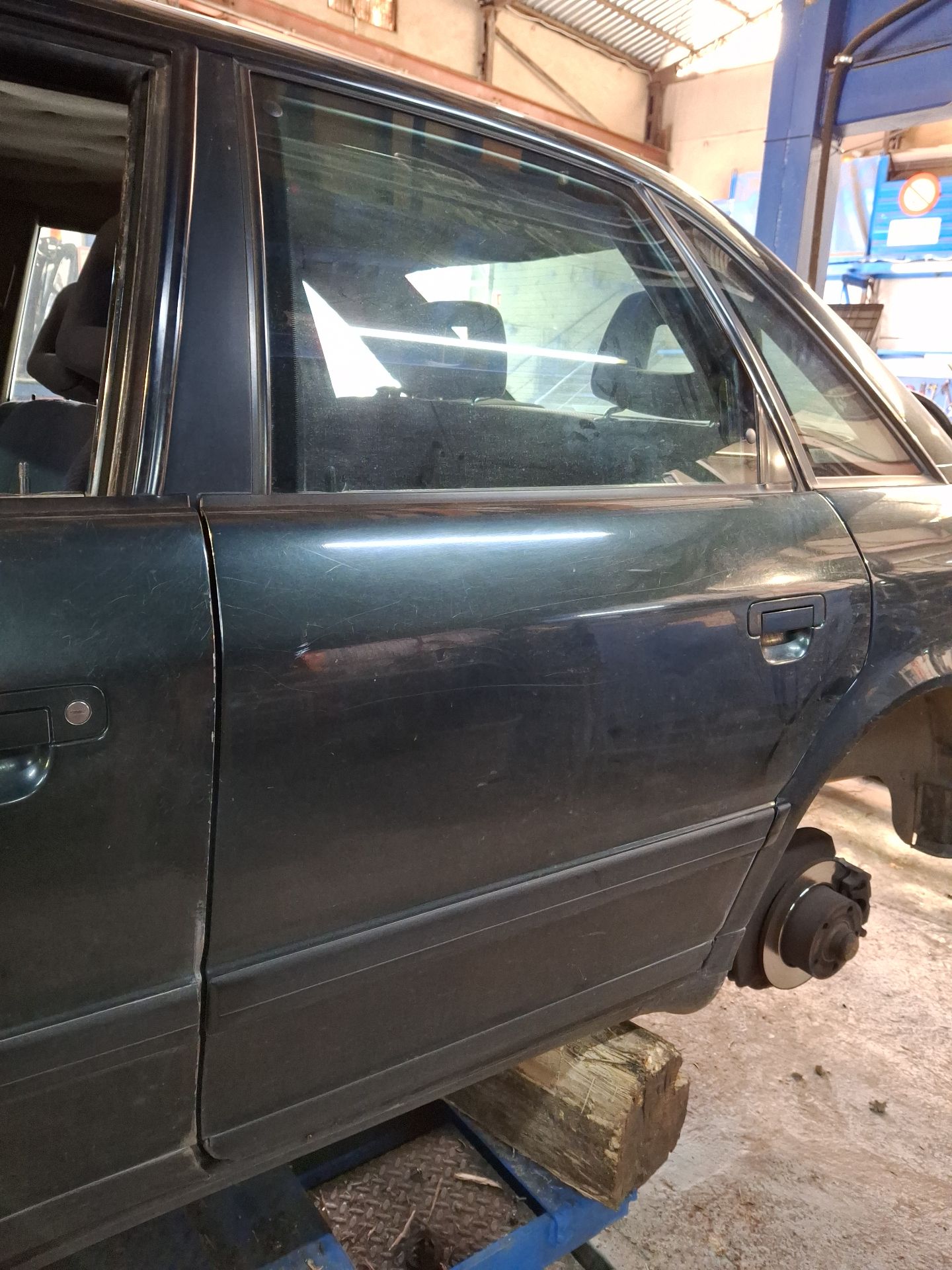 PUERTA TRASERA IZQUIERDA AUDI 100 
