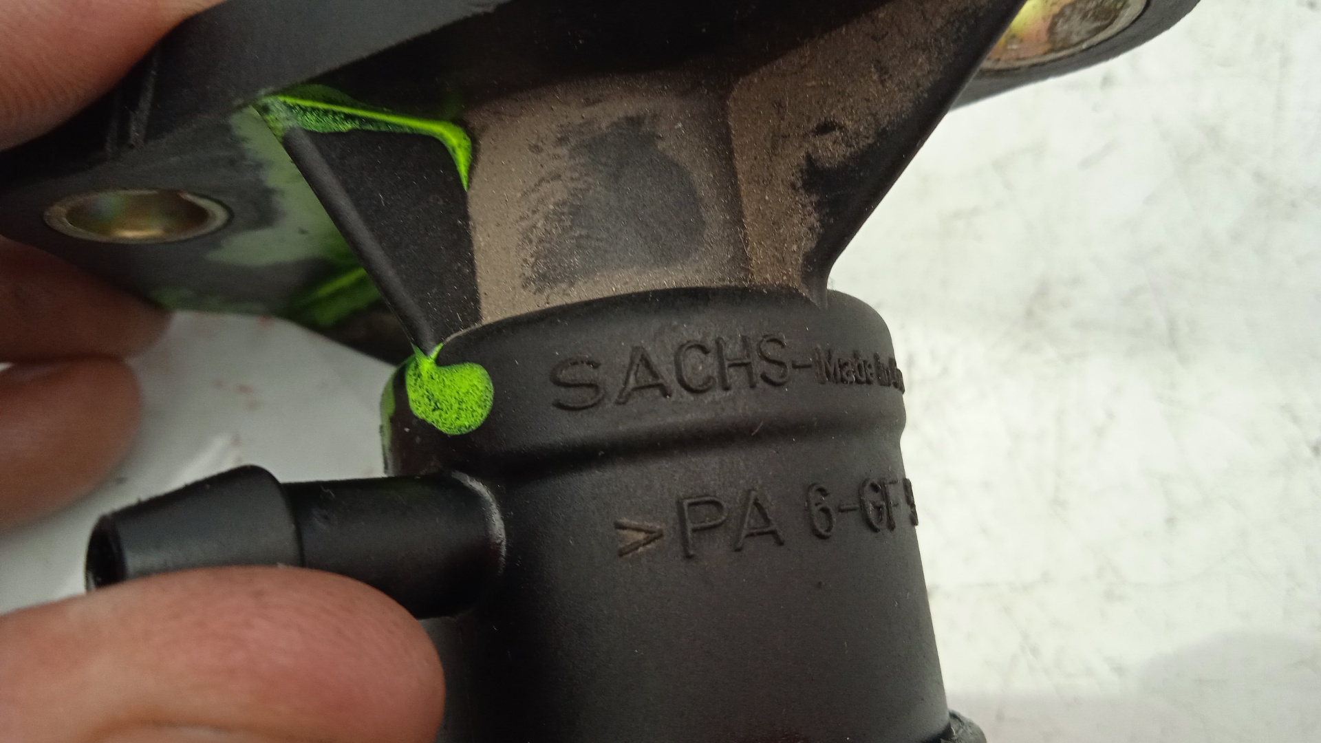 BOMBA EMBRAGUE VOLKSWAGEN PASSAT AVF