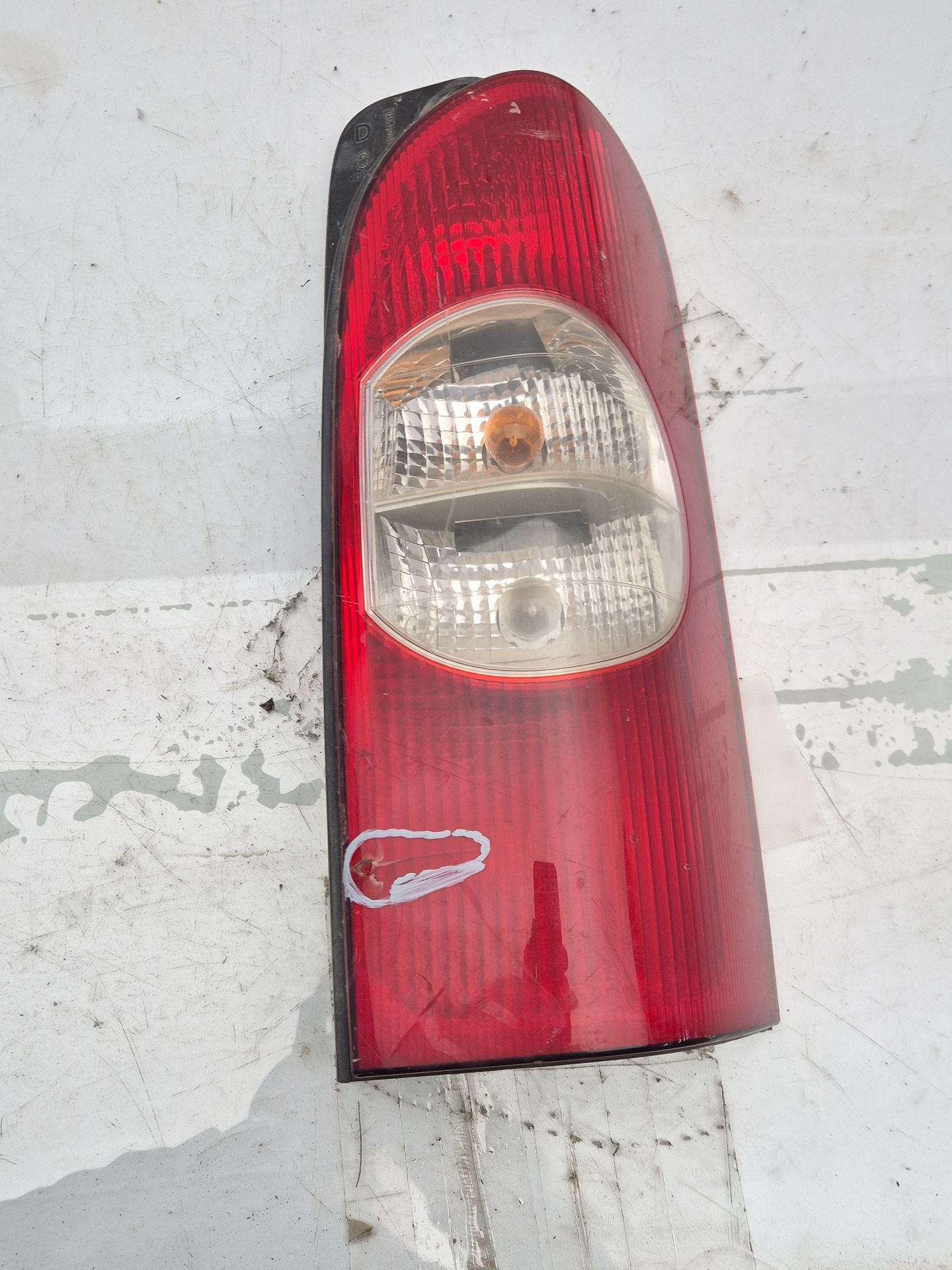 PILOTO TRASERO DERECHO RENAULT MASTER 