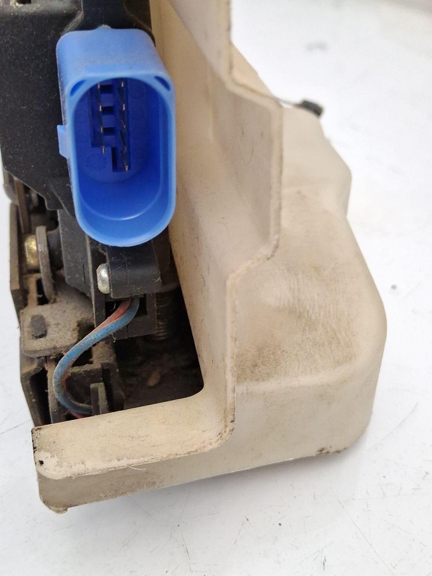 CERRADURA PUERTA DELANTERA IZQUIERDA VOLKSWAGEN TO 