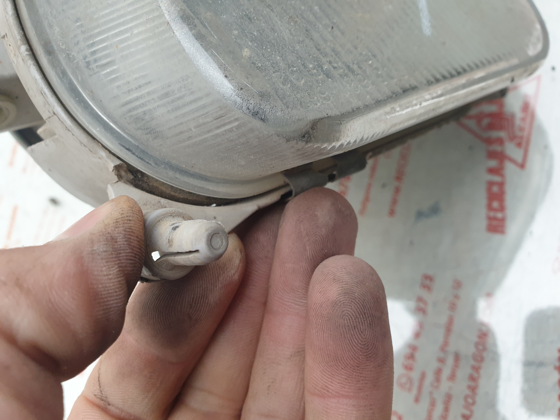 FARO ANTINIEBLA IZQUIERDO MERCEDES-BENZ CLASE E G112