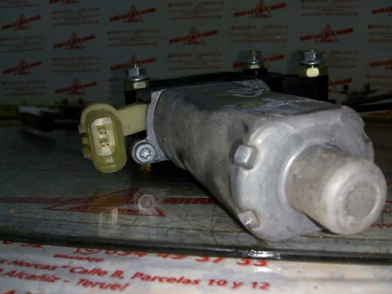 ELEVALUNAS DELANTERO DERECHO HYUNDAI ACCENT G4EE