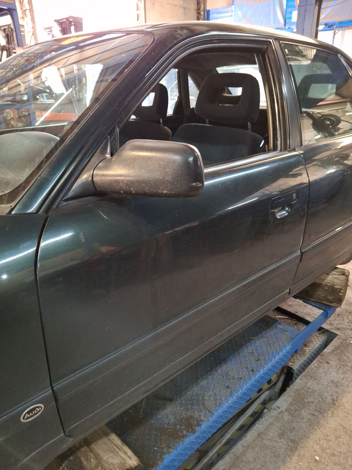 PUERTA DELANTERA IZQUIERDA AUDI 100 