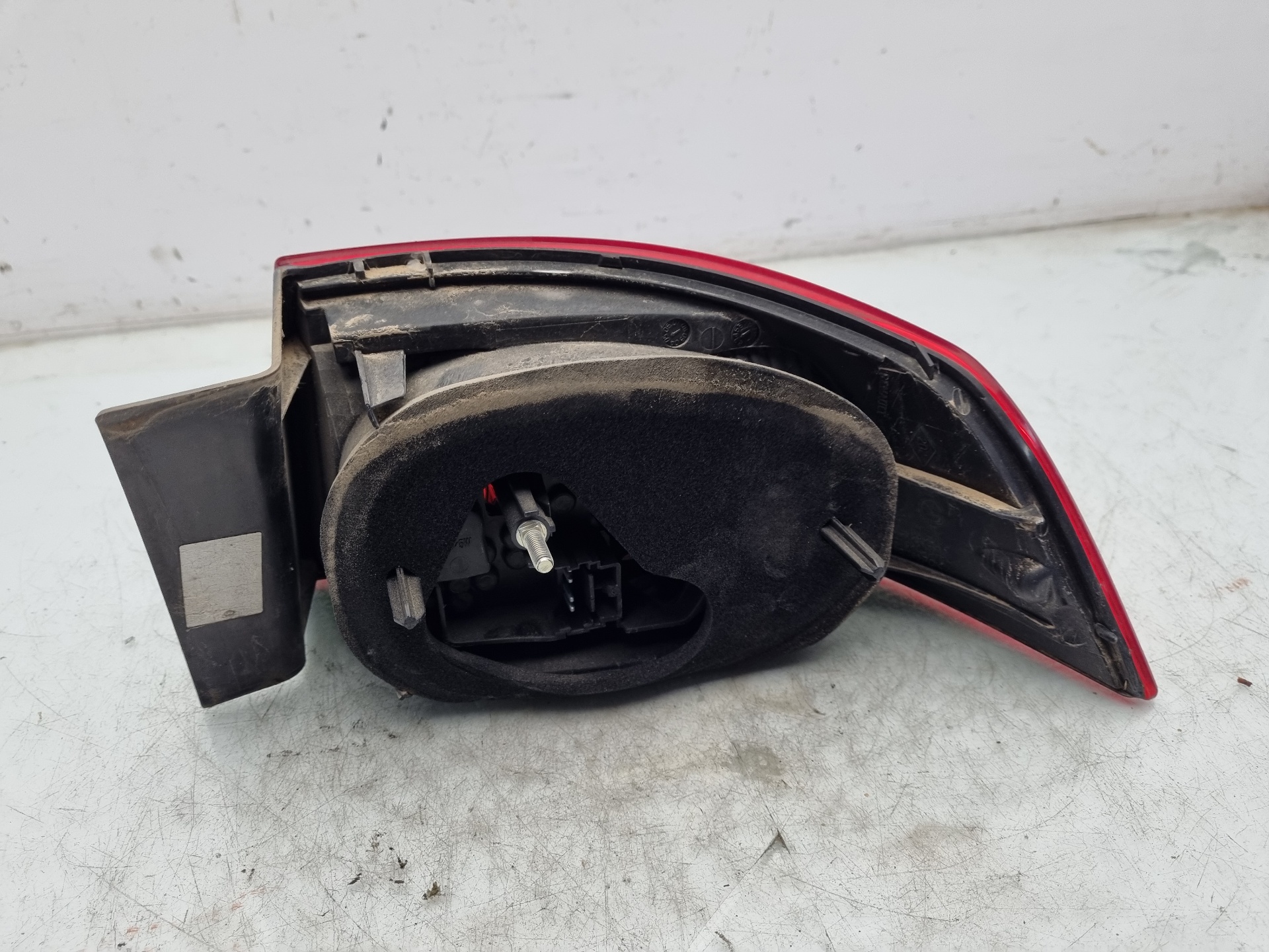 PILOTO TRASERO IZQUIERDO RENAULT LAGUNA F9Q D6