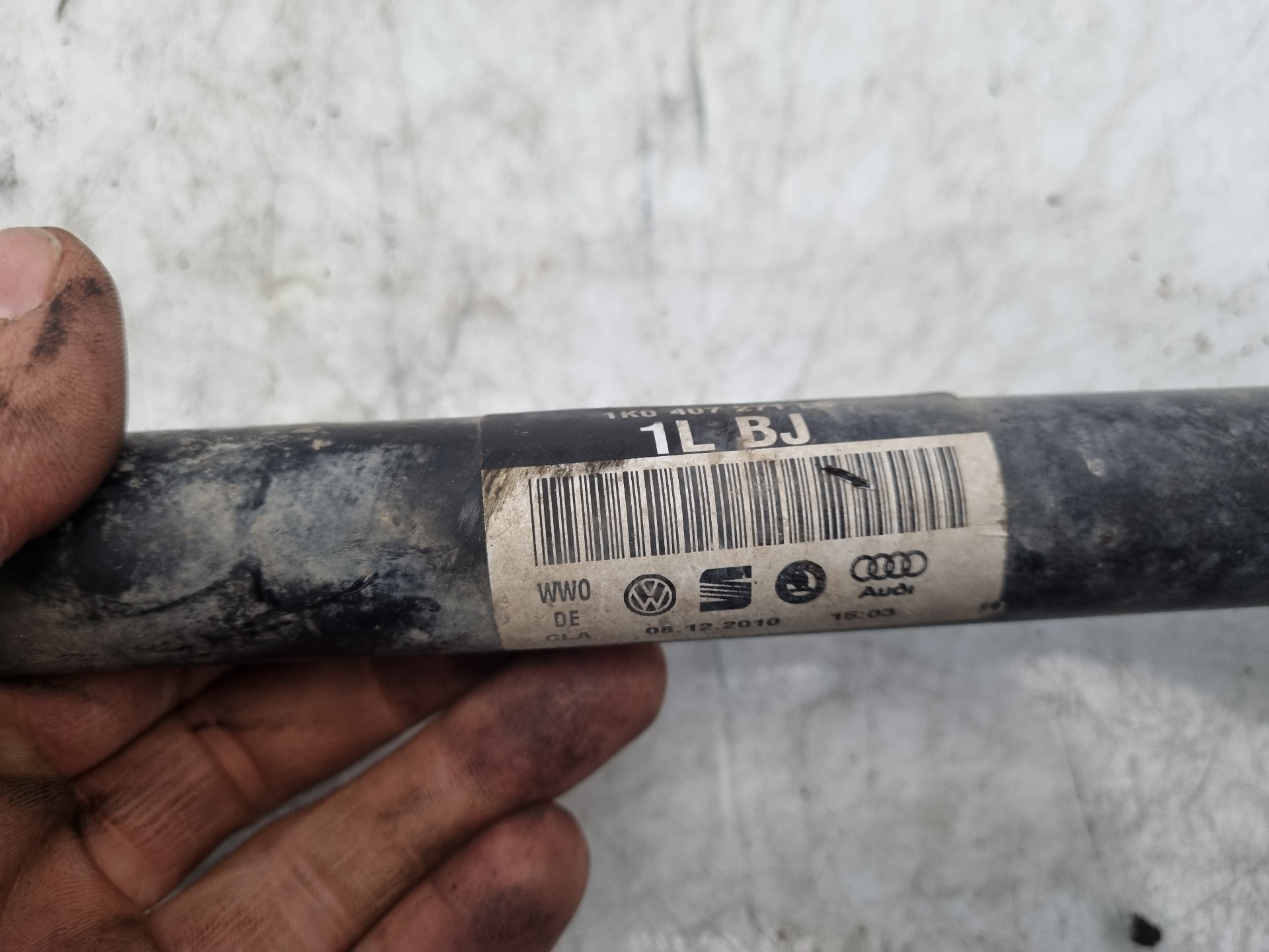 TRANSMISION DELANTERA IZQUIERDA VOLKSWAGEN PASSAT CAY