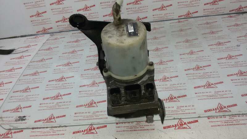 BOMBA DIRECCION MAZDA 3 Y601