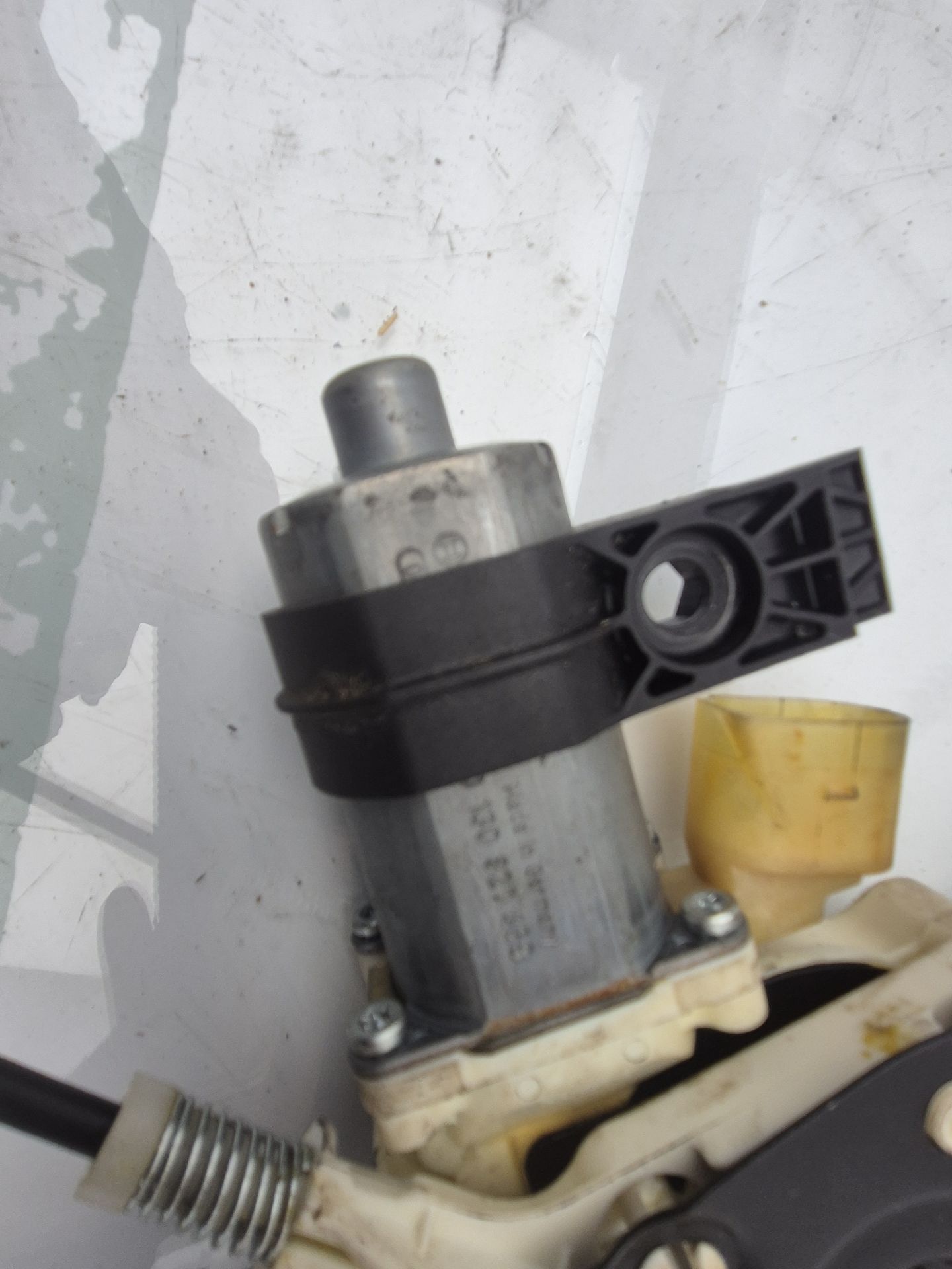 ELEVALUNAS DELANTERO IZQUIERDO BMW 5 