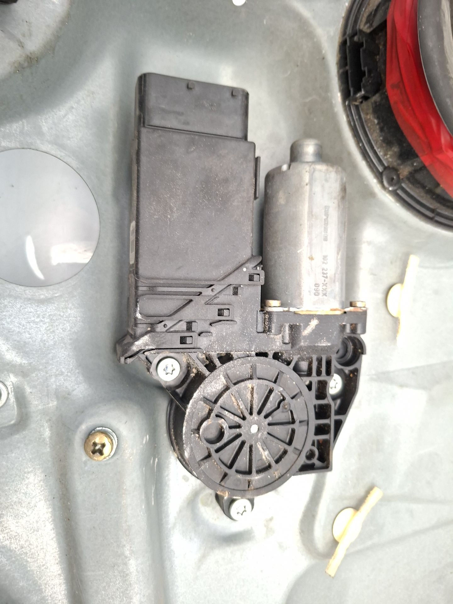 ELEVALUNAS DELANTERO IZQUIERDO VOLKSWAGEN GOLF 