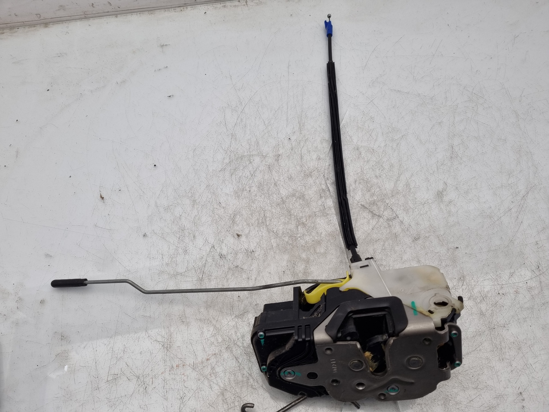 CERRADURA PUERTA DELANTERA IZQUIERDA CHEVROLET CRU Z20D1