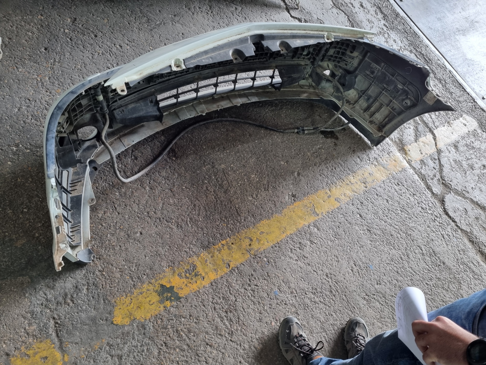 PARAGOLPES DELANTERO RENAULT LAGUNA F9Q D6