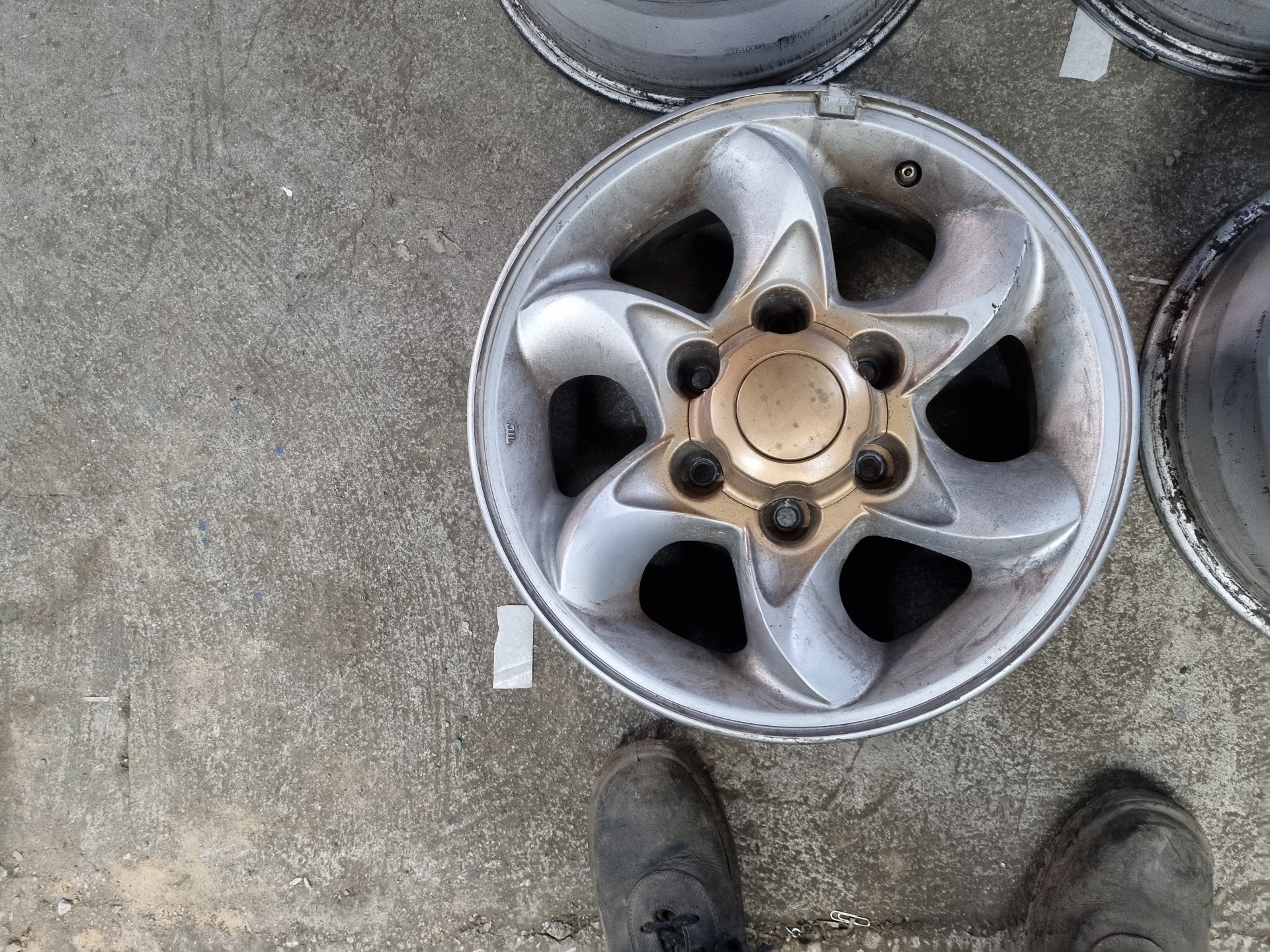 JUEGO LLANTAS HYUNDAI TERRACAN J3