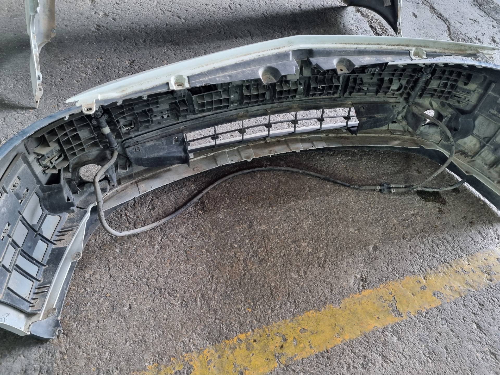 PARAGOLPES DELANTERO RENAULT LAGUNA F9Q D6