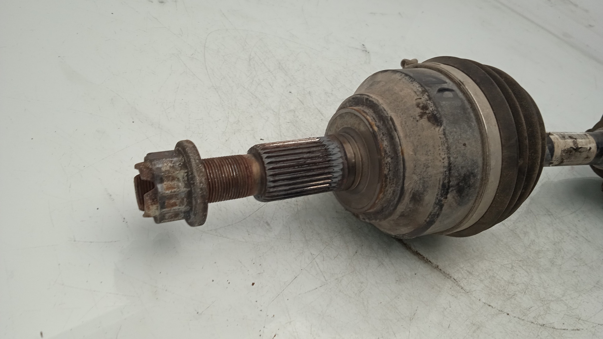 TRANSMISION DELANTERA DERECHA VOLKSWAGEN TOUAREG AYH