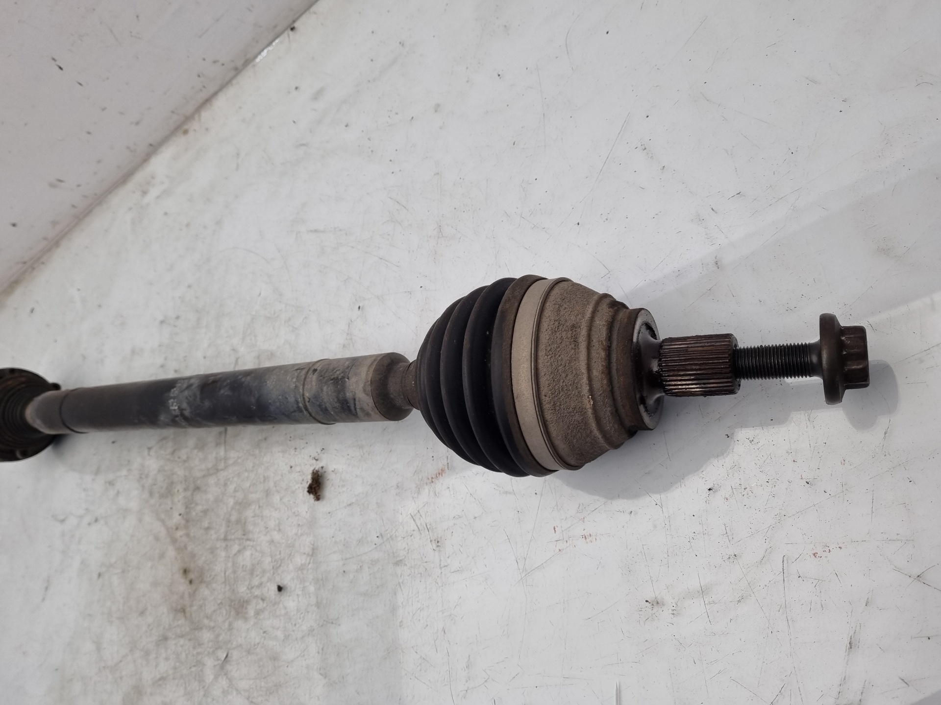 TRANSMISION DELANTERA DERECHA VOLKSWAGEN PASSAT CAY