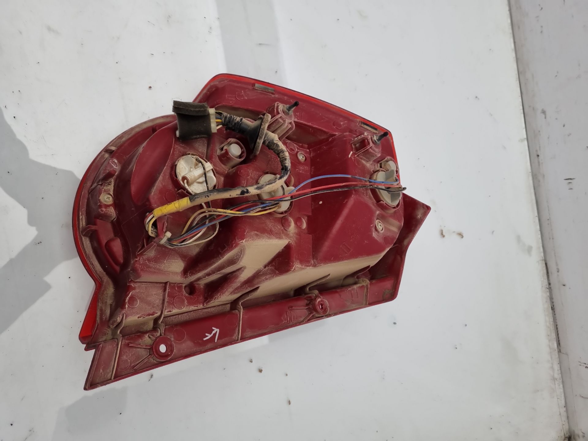 PILOTO TRASERO DERECHO CHEVROLET AVEO 