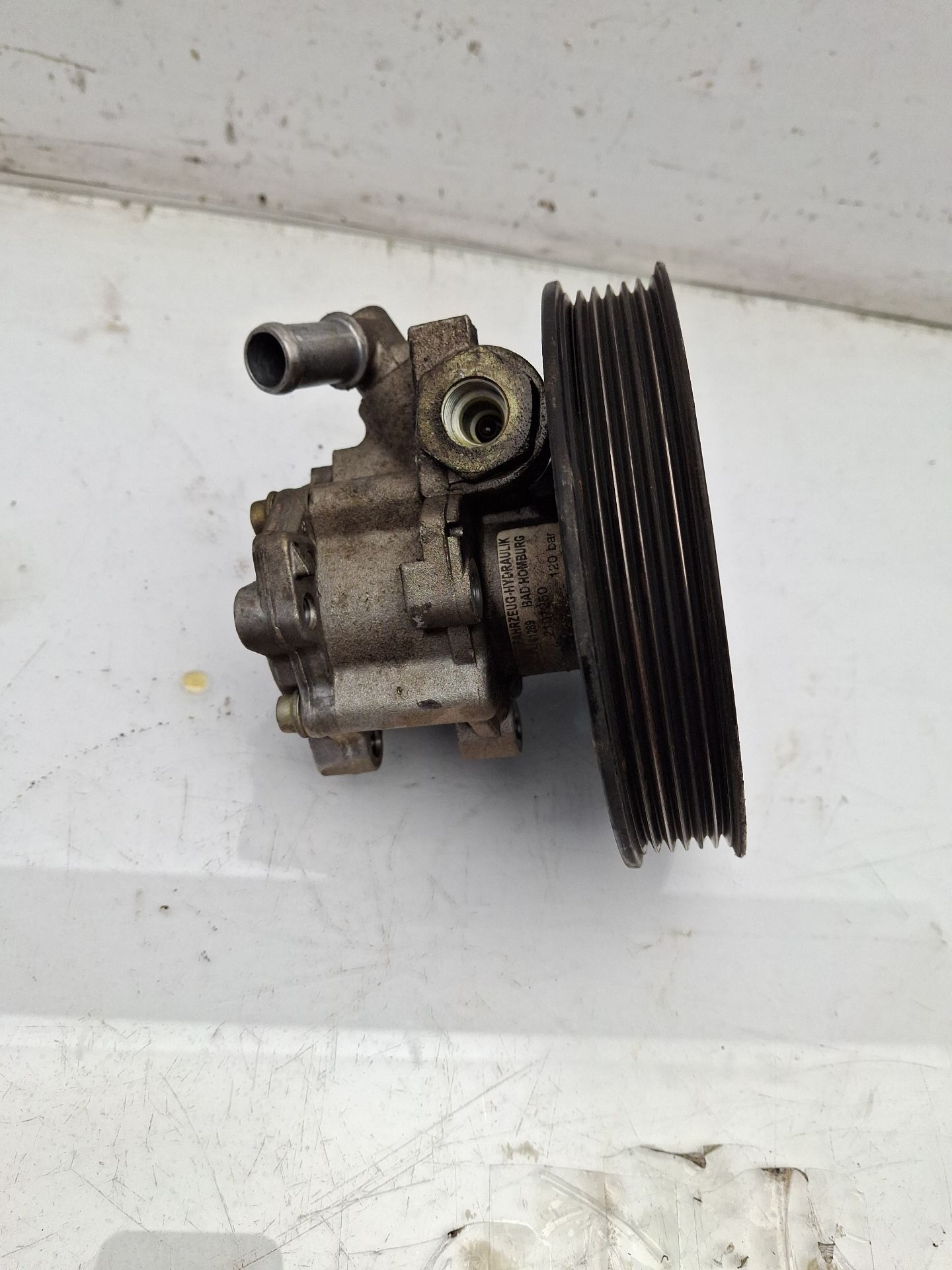 BOMBA DIRECCION VOLKSWAGEN LT 