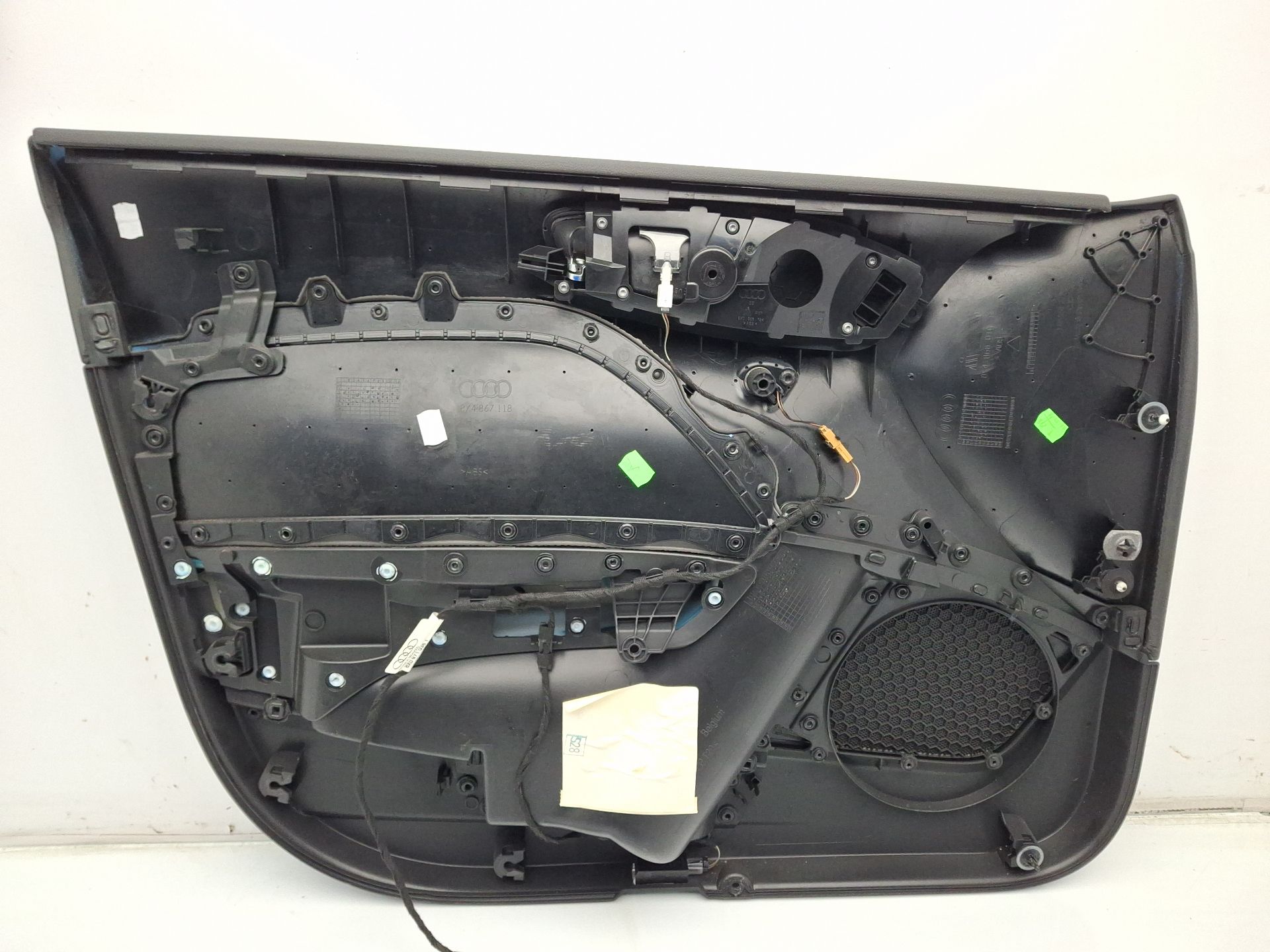 GUARNECIDO PUERTA TRASERA DERECHA AUDI A1 