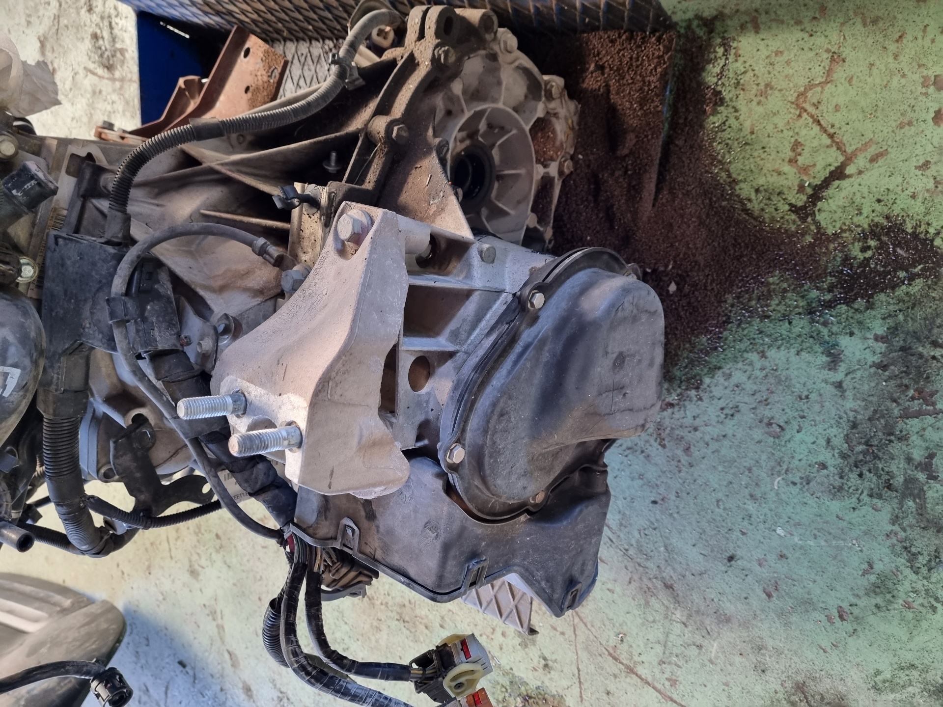 CAJA CAMBIOS FORD FIESTA SNJB