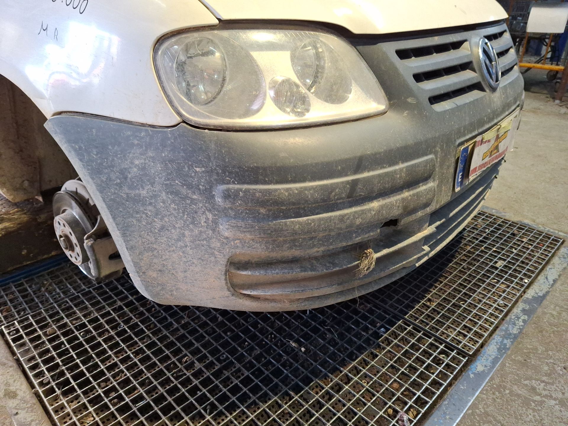 PARAGOLPES DELANTERO VOLKSWAGEN CADDY 