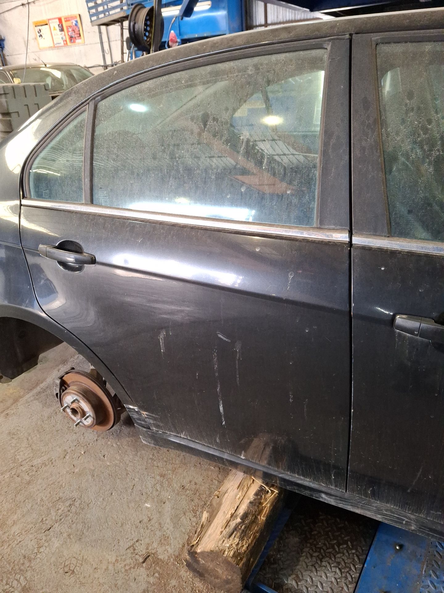 PUERTA TRASERA DERECHA CHEVROLET EPICA 