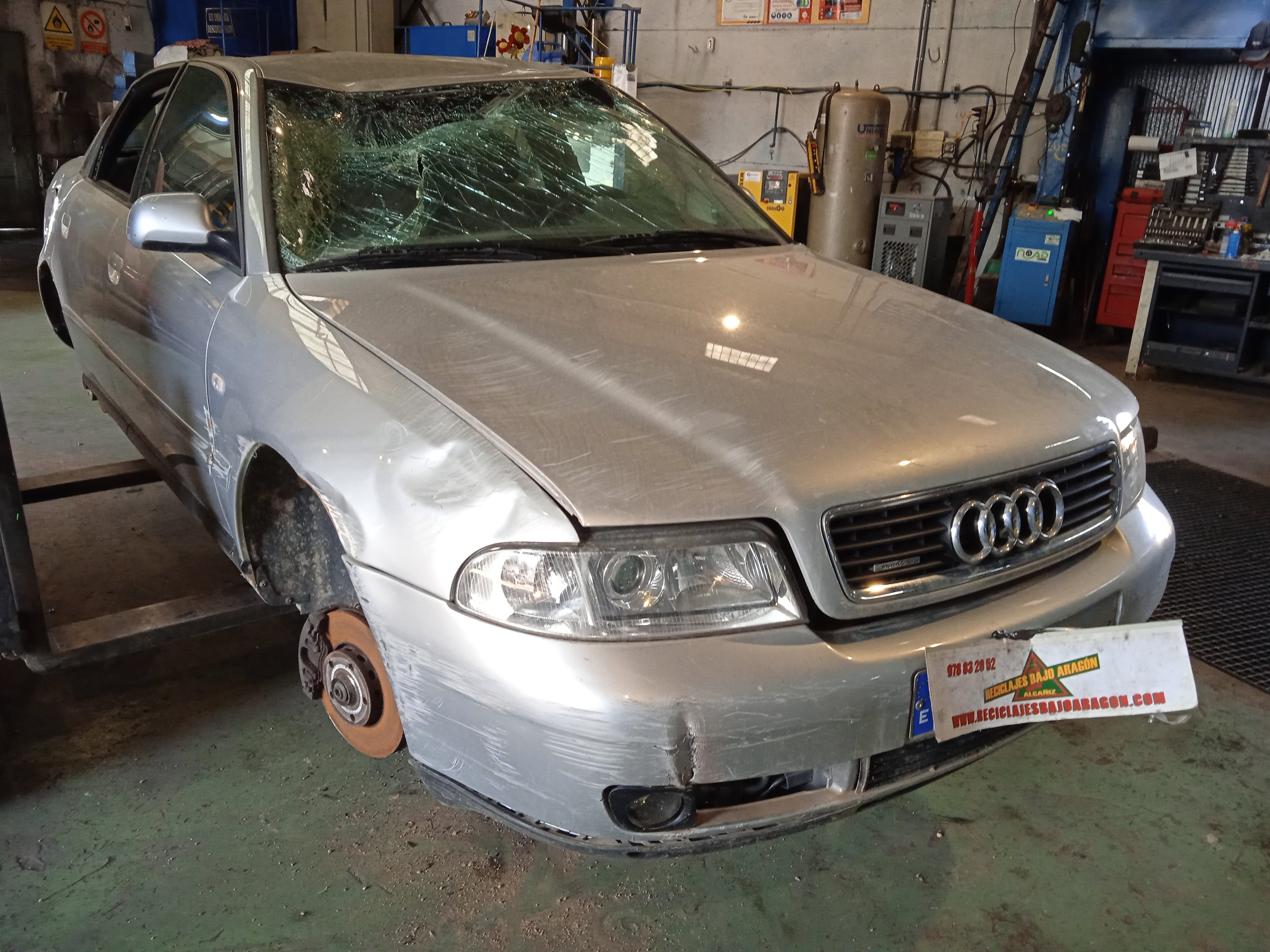 MANGUETA DELANTERA DERECHA AUDI A4 APU