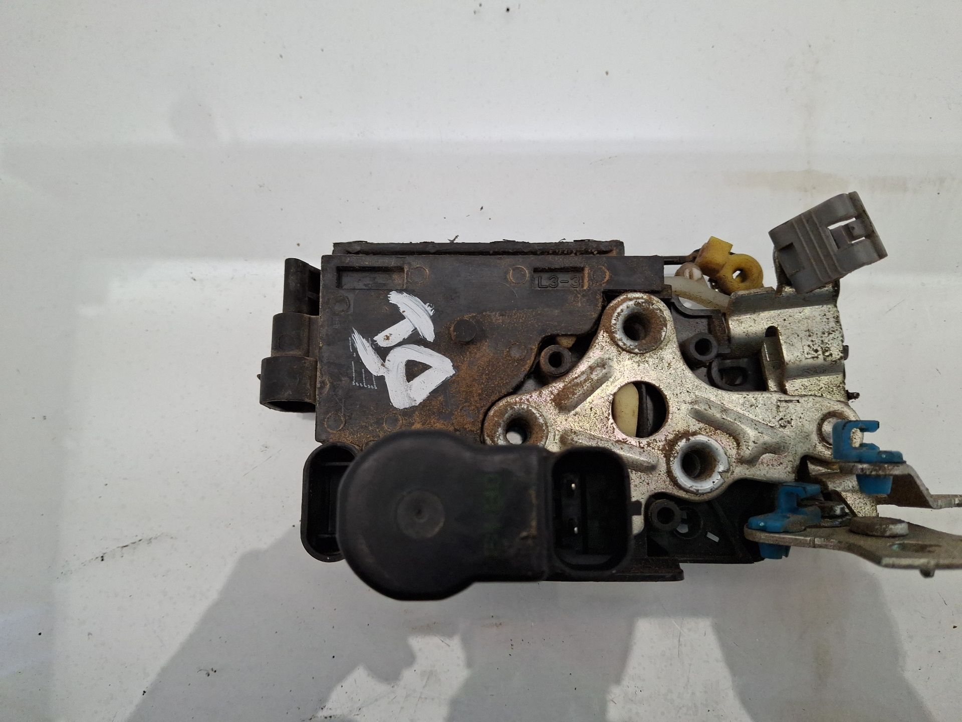 CERRADURA PUERTA DELANTERA IZQUIERDA CHEVROLET AVE 