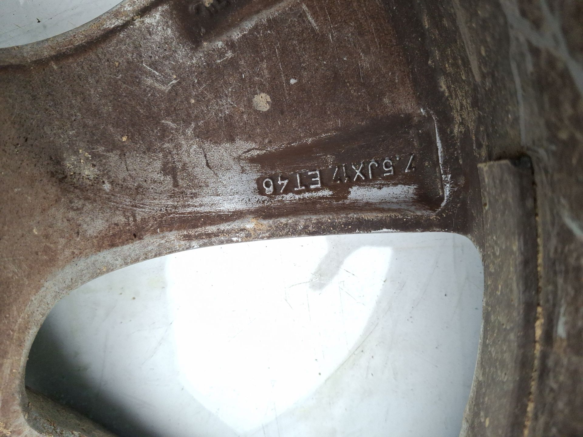 LLANTA DELANTERA IZQUIERDA SEAT LEON 