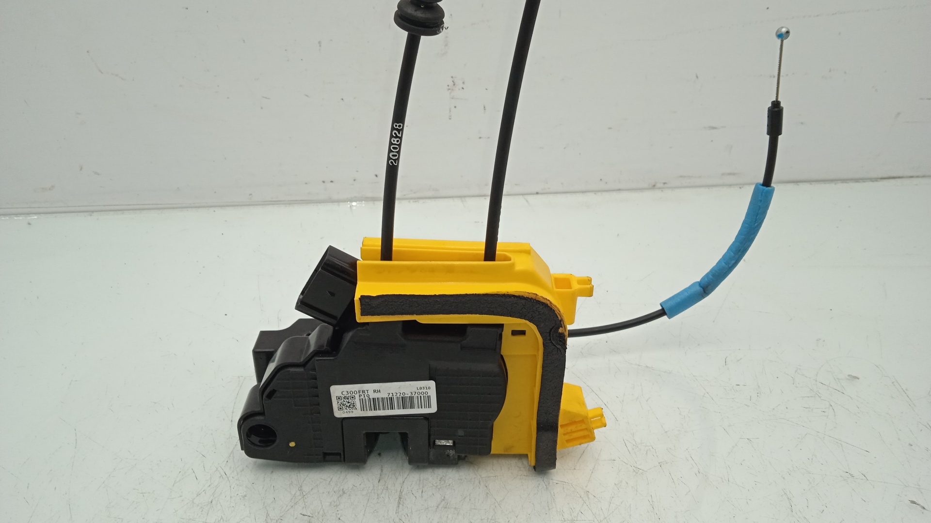 CERRADURA PUERTA DELANTERA DERECHA SSANGYONG KORAN 673910