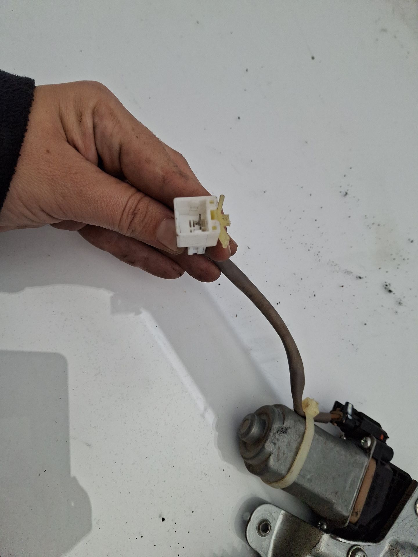 ELEVALUNAS DELANTERO DERECHO CHEVROLET AVEO 