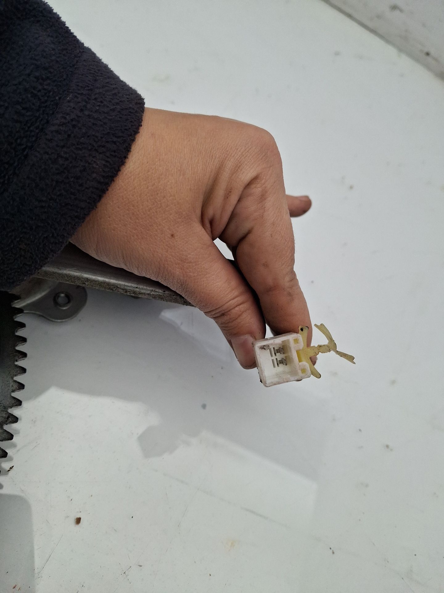 ELEVALUNAS DELANTERO IZQUIERDO CHEVROLET AVEO 