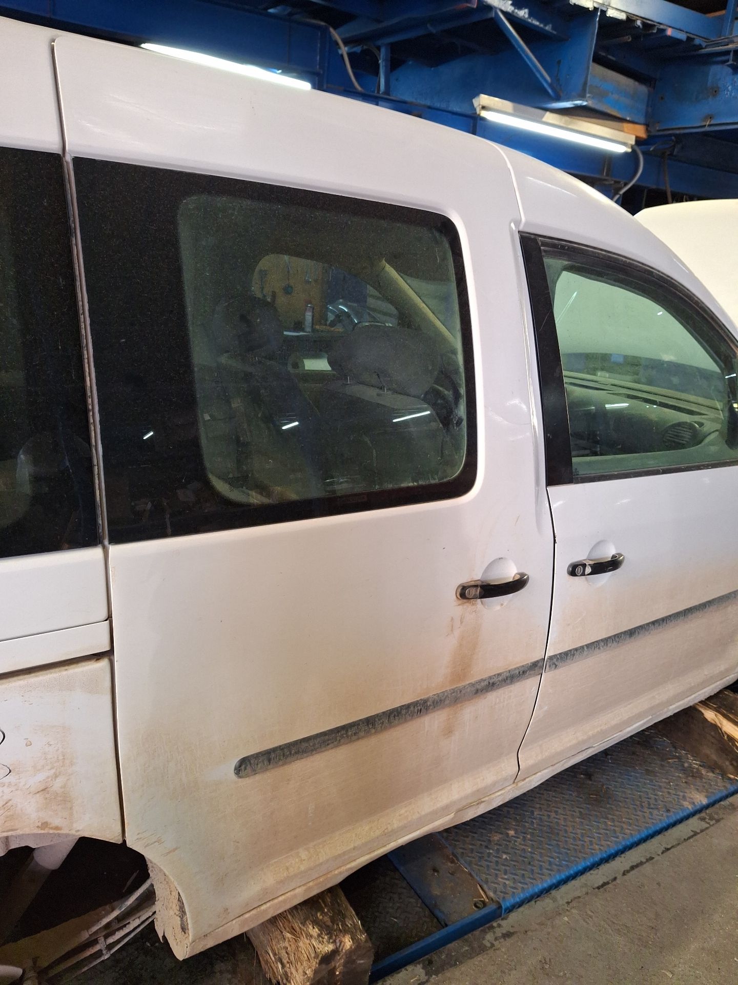 PUERTA LATERAL CORREDERA DERECHA VOLKSWAGEN CADDY 