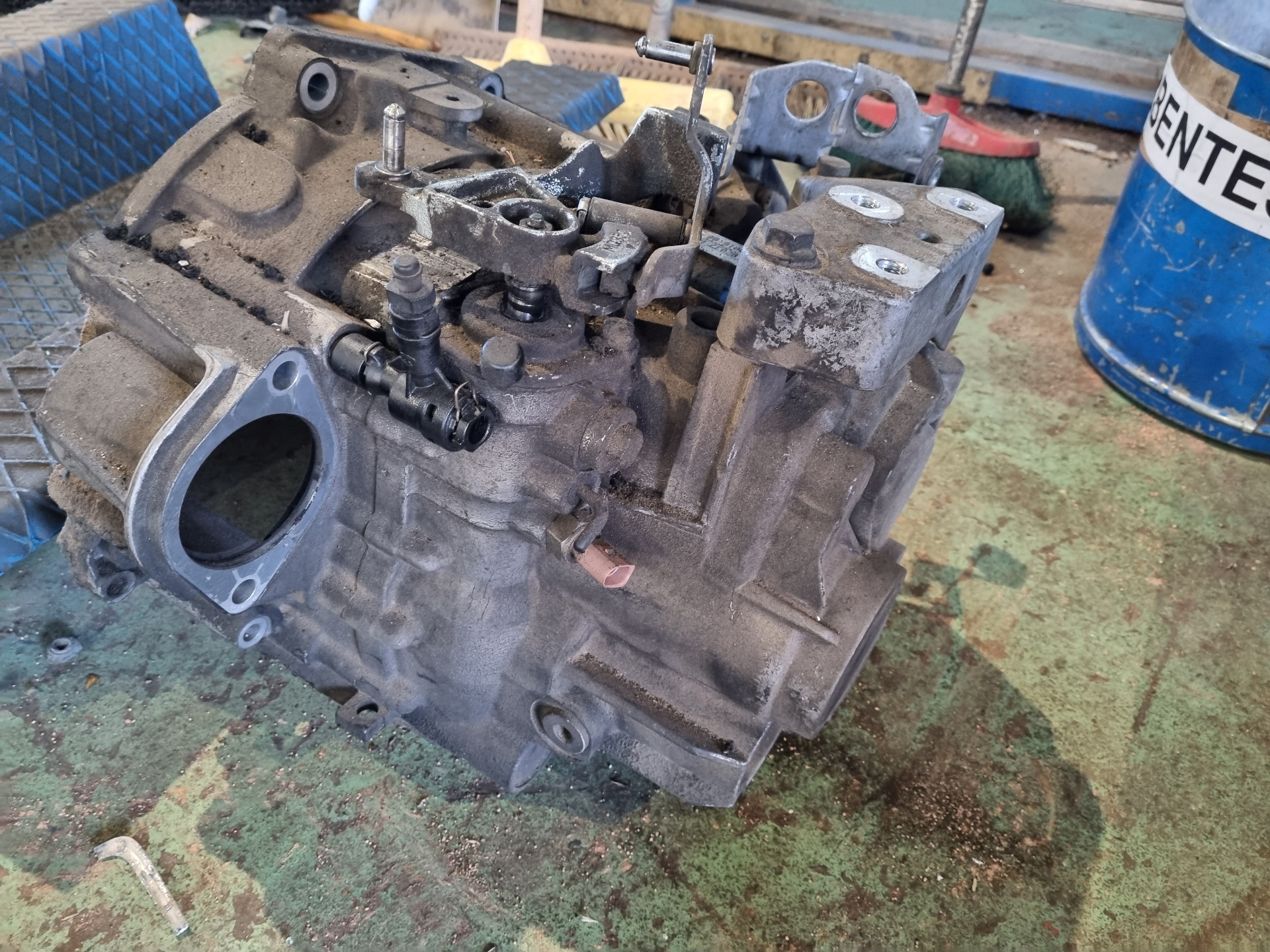 CAJA CAMBIOS AUDI A3 BMN