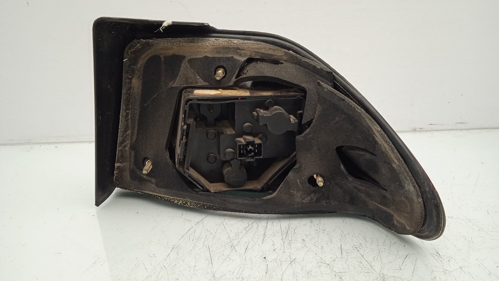 PILOTO TRASERO IZQUIERDO SAAB 900 B234I