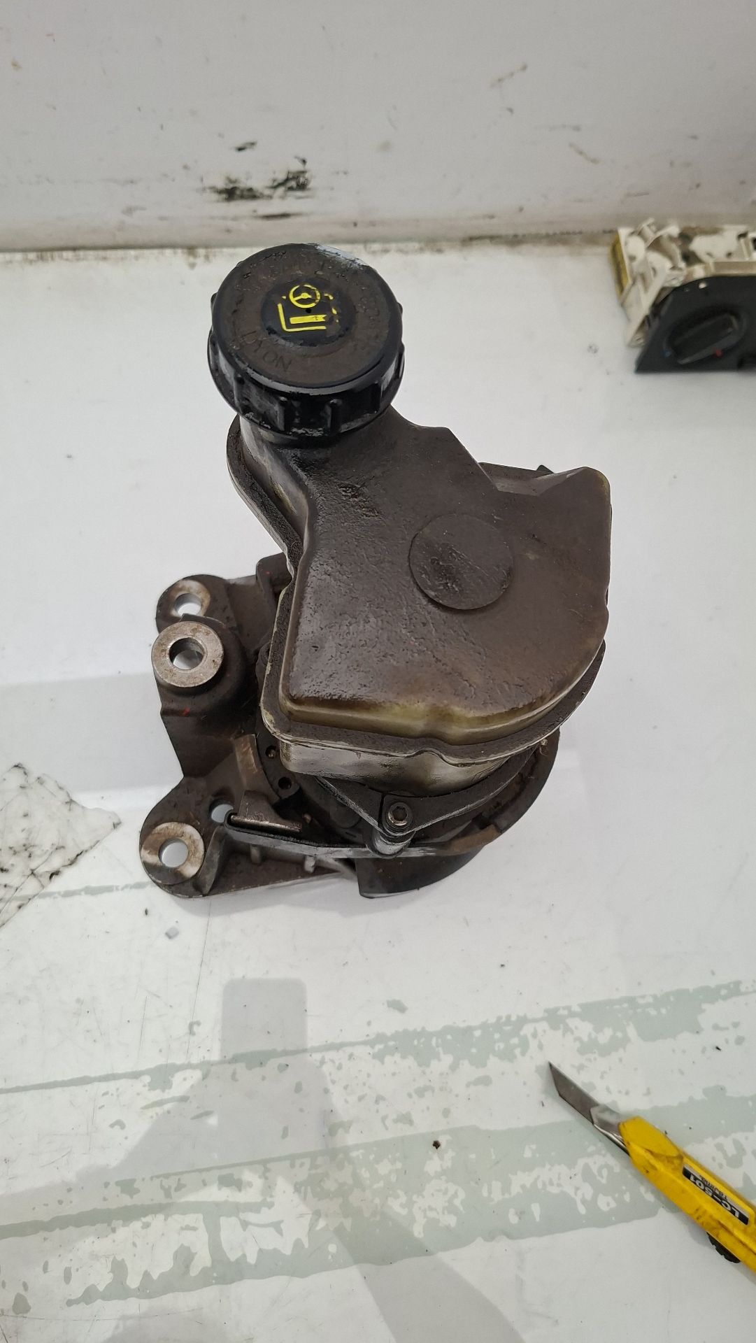ENGANCHE CINTURON DELANTERO IZQUIERDO RENAULT KANG 