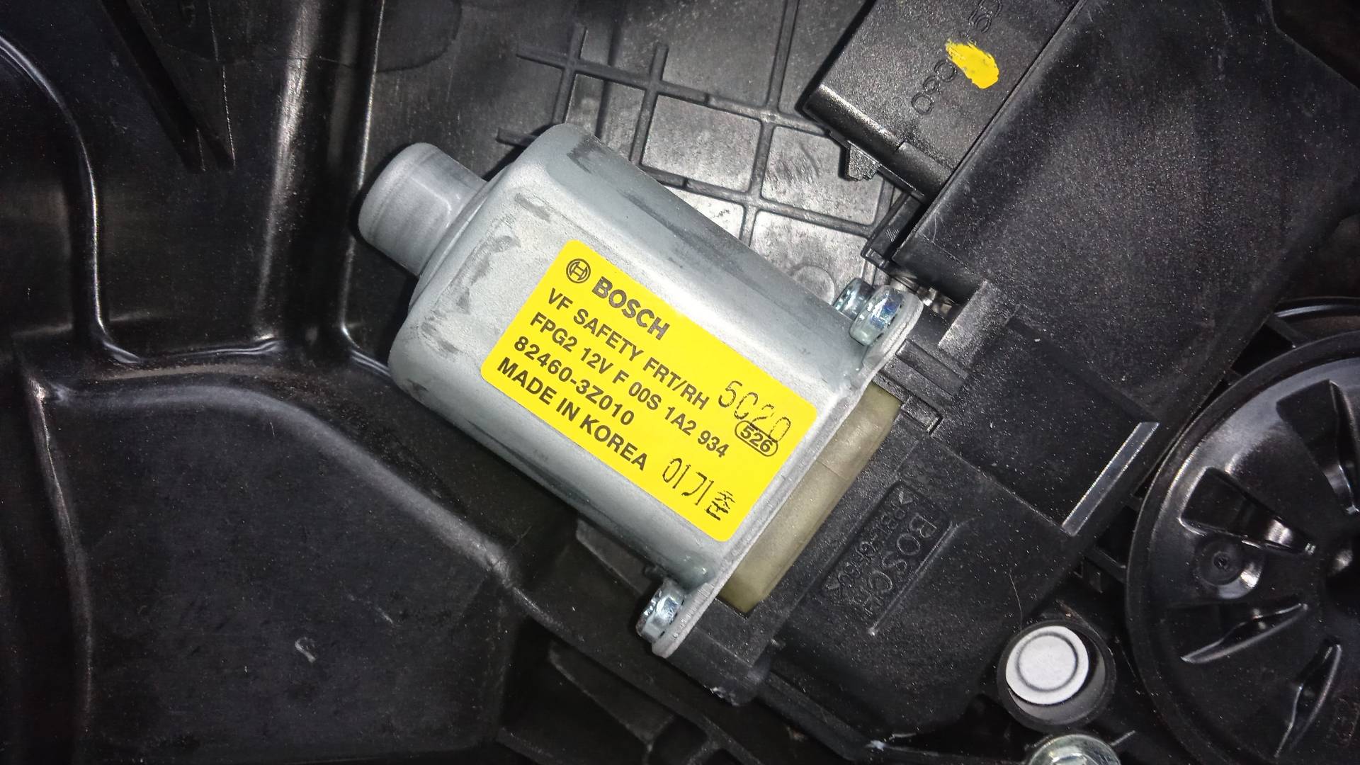 ELEVALUNAS DELANTERO DERECHO HYUNDAI I40 D4FD