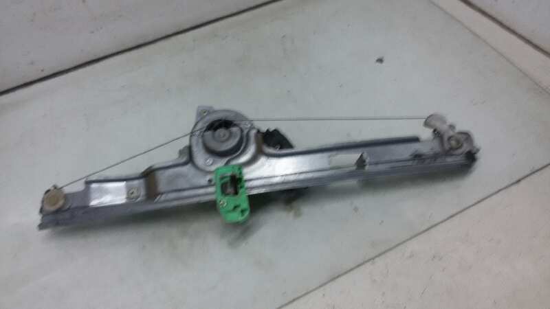 ELEVALUNAS DELANTERO DERECHO RENAULT SC?NIC F9Q D8