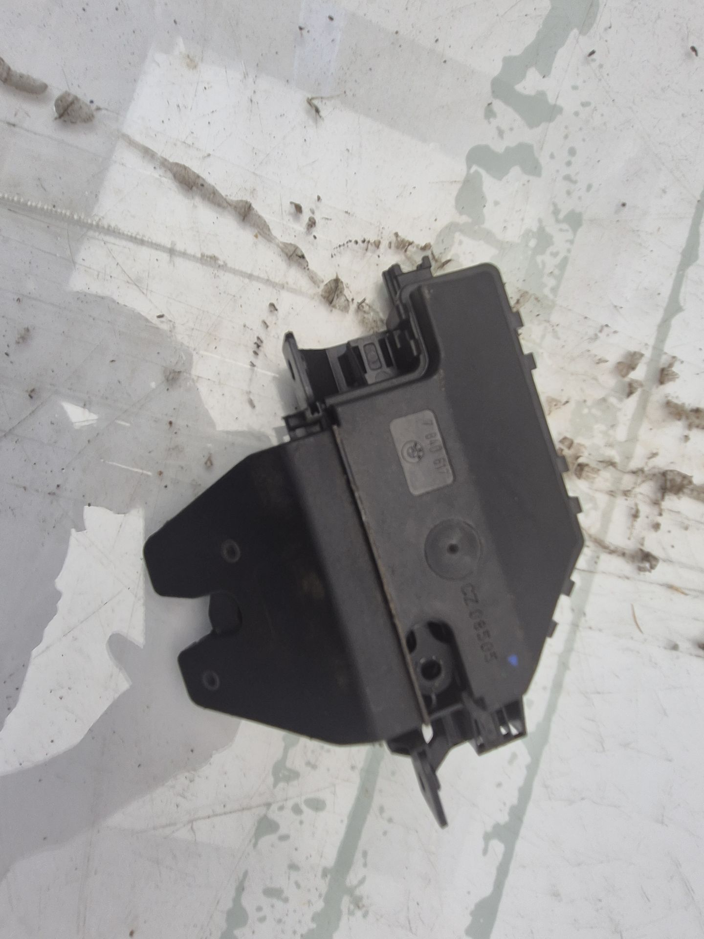 CERRADURA MALETERO / PORTON BMW 5 