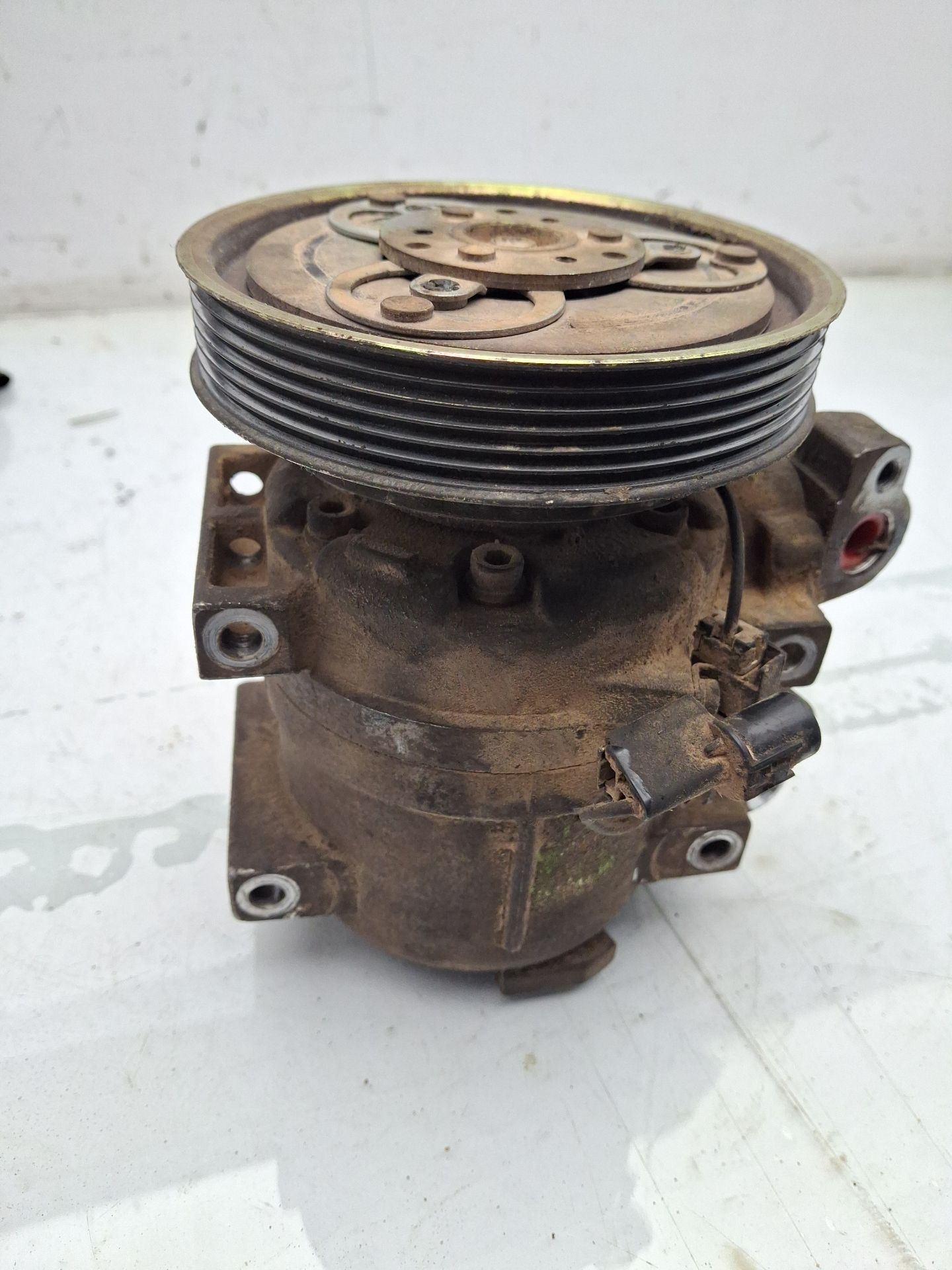 COMPRESOR AIRE ACONDICIONADO SSANGYONG KYRON 